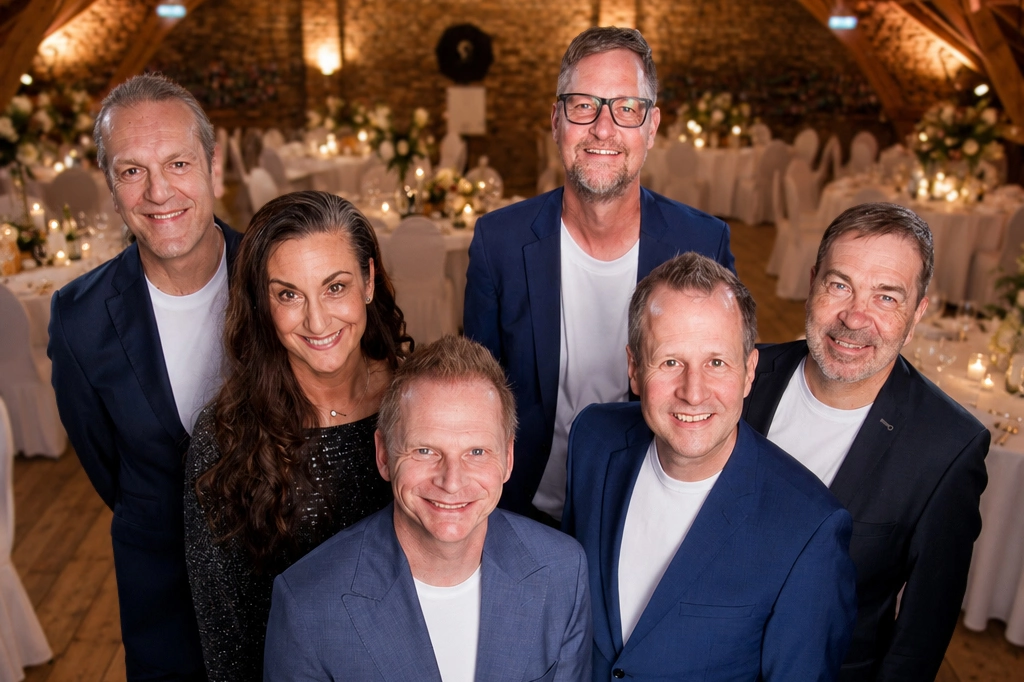 Airplay-Wedding-TopShot-quer Die sechs Mitglieder der Band Airplay bei einer Hochzeit